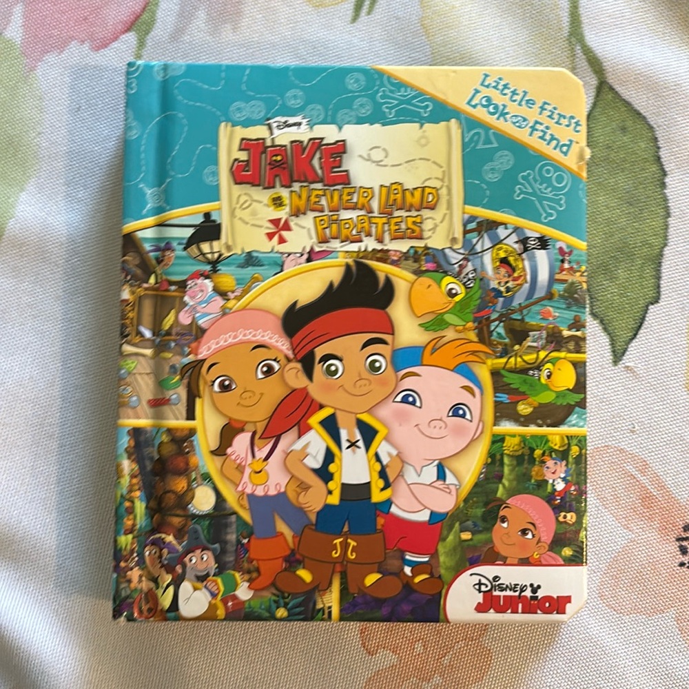 Disney Junior Jake and the Neverland Pirates Look and Find Board Book